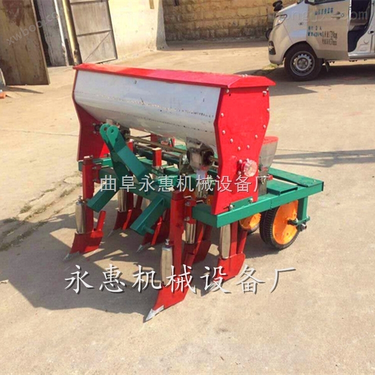 安徽阜阳直销高粱种植机，拖拉机带动的药才播种施肥机哪里有